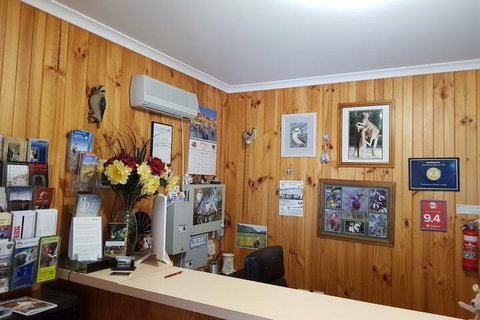 Kookaburra Motor Lodge - Kawana Tourism 1