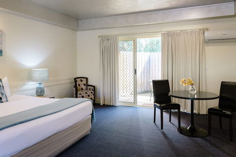 Fairways Resort - Kawana Tourism 3