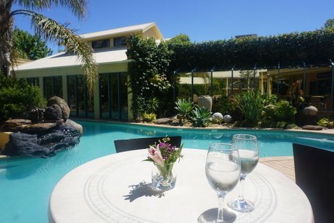 Madison Spa Motel - Adults Only - Kawana Tourism 5