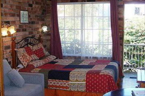 Coachman Motor Inn - Kawana Tourism 2