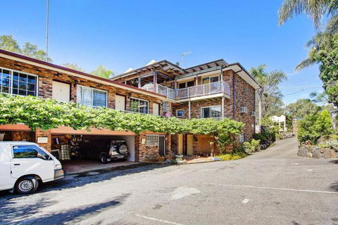 Coachman Motor Inn - Kawana Tourism 5