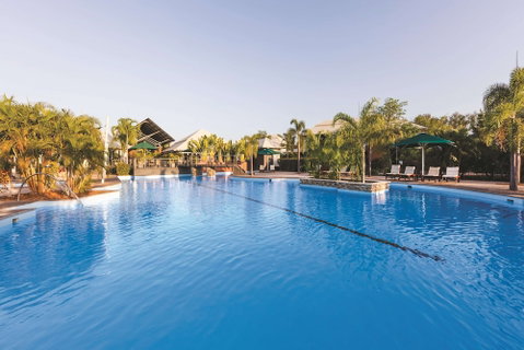 Oaks Cable Beach Resort - Kawana Tourism 5