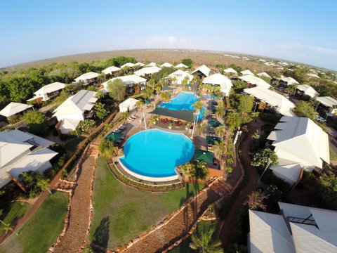Oaks Cable Beach Resort - Kawana Tourism 0