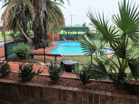 Town & Country Motor Inn Forbes - Kawana Tourism 2