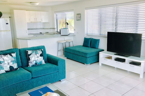 The Waterview - Kawana Tourism 6