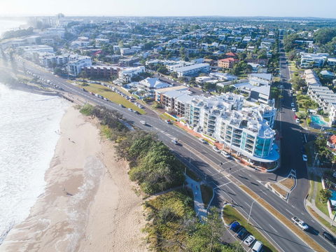 Grand Palais Beachside Resort - Kawana Tourism 4
