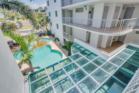 Grand Palais Beachside Resort - Kawana Tourism 6