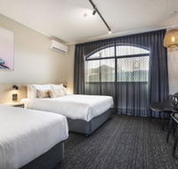 Nightcap at Springwood Hotel - Kawana Tourism