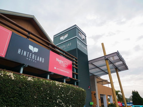 Nightcap At Hinterland Hotel - Kawana Tourism 2