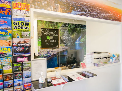 Nightcap At Hinterland Hotel - Kawana Tourism 3