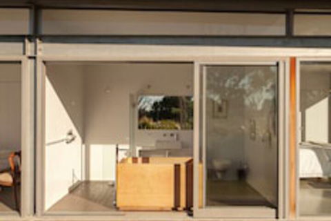Avalon Coastal Retreat - Kawana Tourism 1