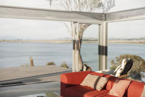 Avalon Coastal Retreat - Kawana Tourism 7