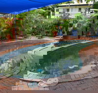Coconut Grove Holiday Apartments - Kawana Tourism