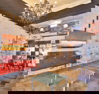 Indulge Apartments - Eighth Street - Kawana Tourism