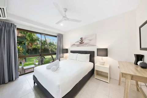 Unit 01 The Noosa Apartments - Kawana Tourism 6
