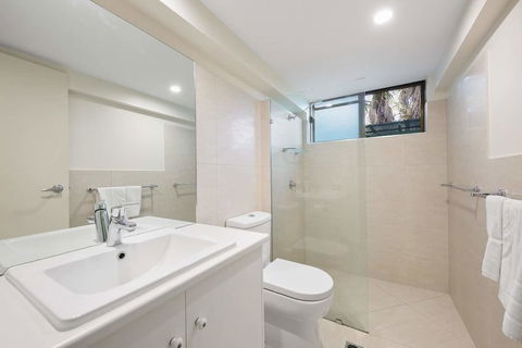 Unit 01 The Noosa Apartments - Kawana Tourism 1