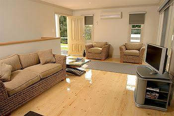 Ballarat Miners Cottages - Kawana Tourism 0