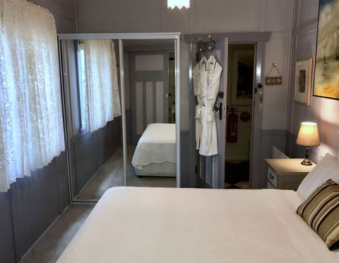 The Chalet Guesthouse And Studio - Kawana Tourism 4