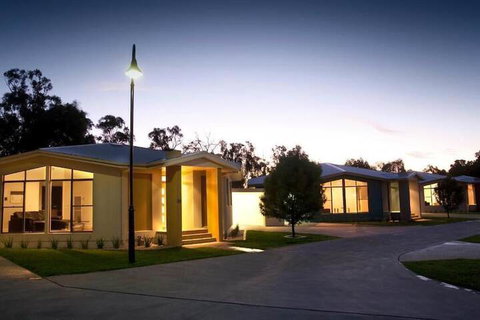 Tindarra Resort - Kawana Tourism 3