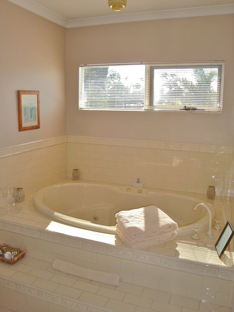 Lanterns Retreat - Kawana Tourism 6