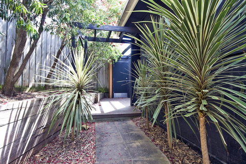 Lornebeach Apartments - Kawana Tourism 0