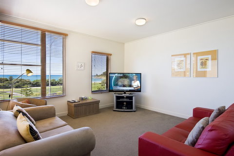 Lornebeach Apartments - Kawana Tourism 6