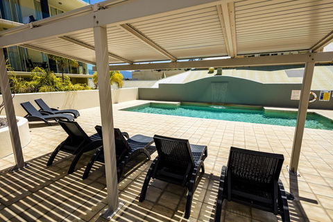 Jack & Newell Holiday Apartments - Kawana Tourism 6
