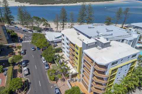 Belaire Place - Kawana Tourism 0