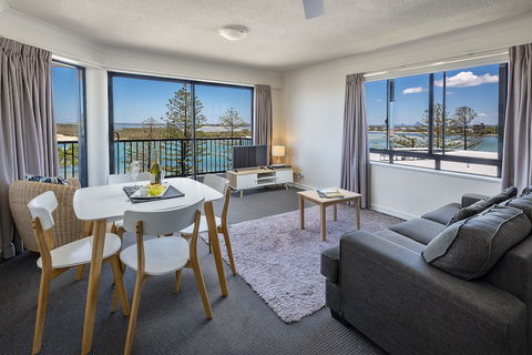Belaire Place - Kawana Tourism 6