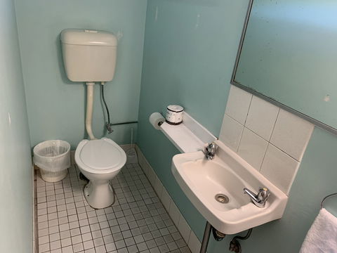 Arkana Motel - Kawana Tourism 6