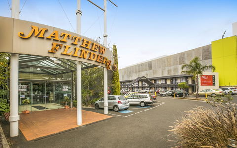 Nightcap At Matthew Flinders Hotel - Kawana Tourism 3