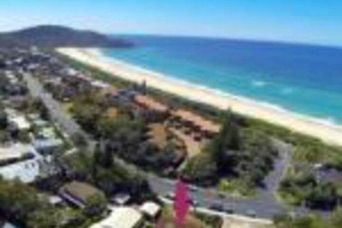 BARRELS At BOOMERANG - Kawana Tourism 0