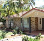 FRANGIPANI BEACH HOUSE PET FRIENDLY 22 Belbourie Cres Boomerang Beach - Kawana Tourism
