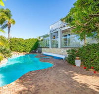 Resort style Home - Kawana Tourism