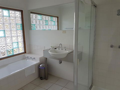 Classic Retreat - Kawana Tourism 3