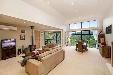 Ravensbourne Escape Silverwood Lodge - Kawana Tourism 3