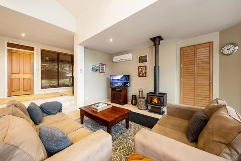 Ravensbourne Escape Silverwood Lodge - Kawana Tourism 1