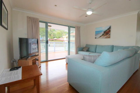 Anglesea 17 Hodgson Street - Kawana Tourism 3