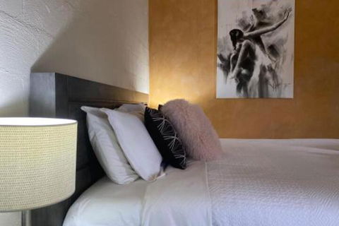 Double Nut Chalets Daylesford - Kawana Tourism 7