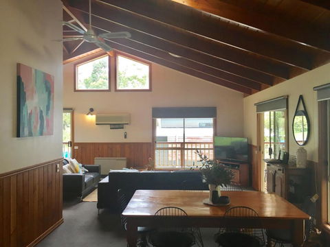 Holiday Heights - Kawana Tourism 6