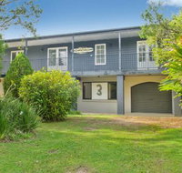 Bonny Beach House Holiday accommodation with pool - Kawana Tourism