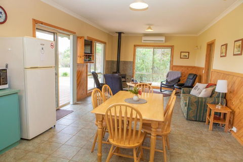 Riverside Retreat Chalets Walpole - Kawana Tourism 3