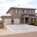 Rezare House Bed & Breakfast - Kawana Tourism 0