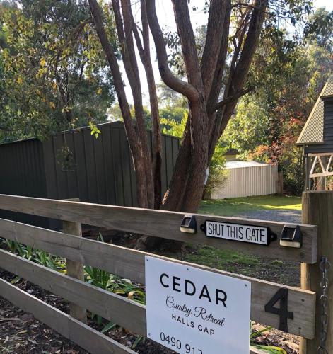 Cedar Country Retreat - Kawana Tourism 3