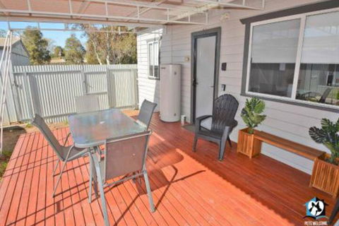 Just Renovated 2BR Cottage In Heart Of Wentworth - Kawana Tourism 1