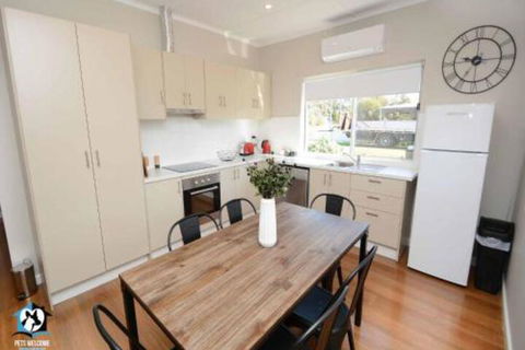 Just Renovated 2BR Cottage In Heart Of Wentworth - Kawana Tourism 6