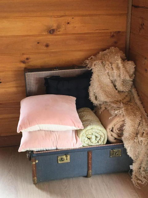 Springmead Rustic Cabin - Kawana Tourism 5