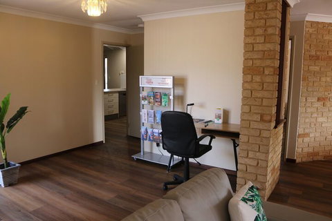 Cozy Stay At Kearsley - Kawana Tourism 1