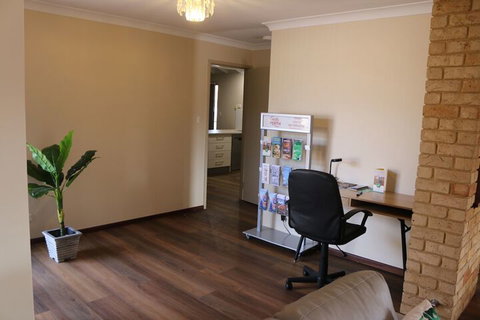Cozy Stay At Kearsley - Kawana Tourism 4