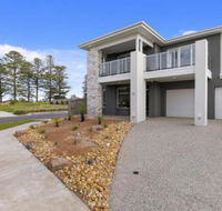 Bunya by The Sea - Kawana Tourism